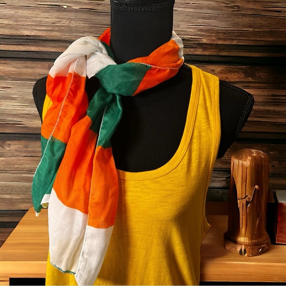 🍀St.Patrick’s Day Bundle🍀 4 items-Wall Decor, Scarf, Socks and a Headband - Picture 2 of 5